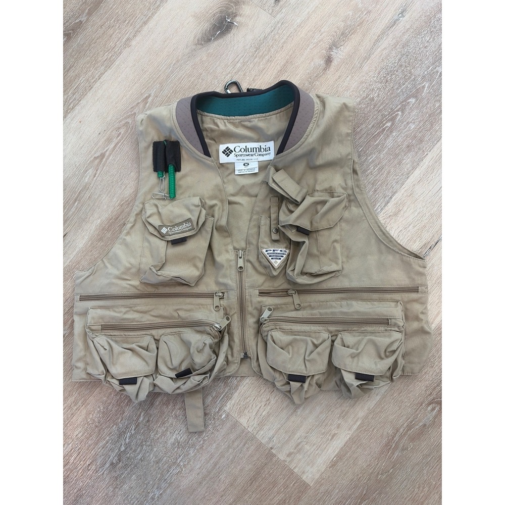Columbia PFG Fishing Vest Tan Khaki Multi Pocket Utility Gear Medium